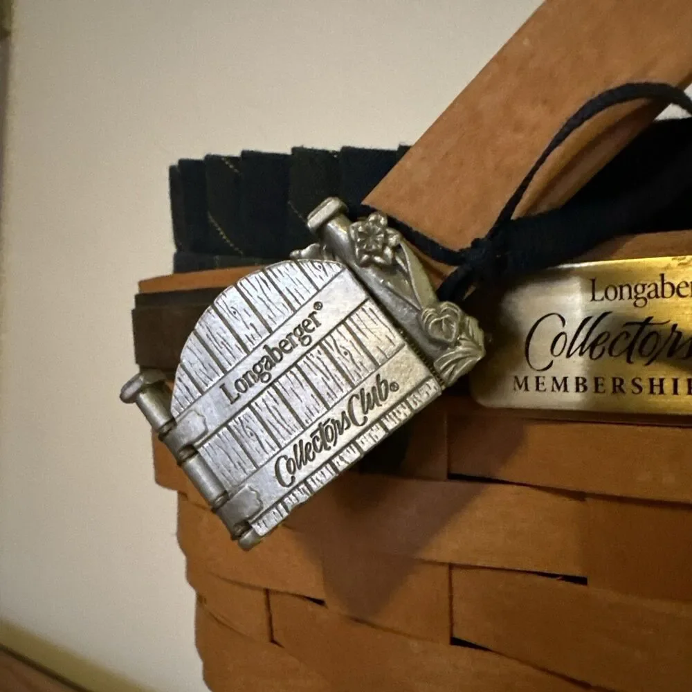 2000 Longaberger Collectors Club Membership Basket With Garden Gate Tulip  Pin